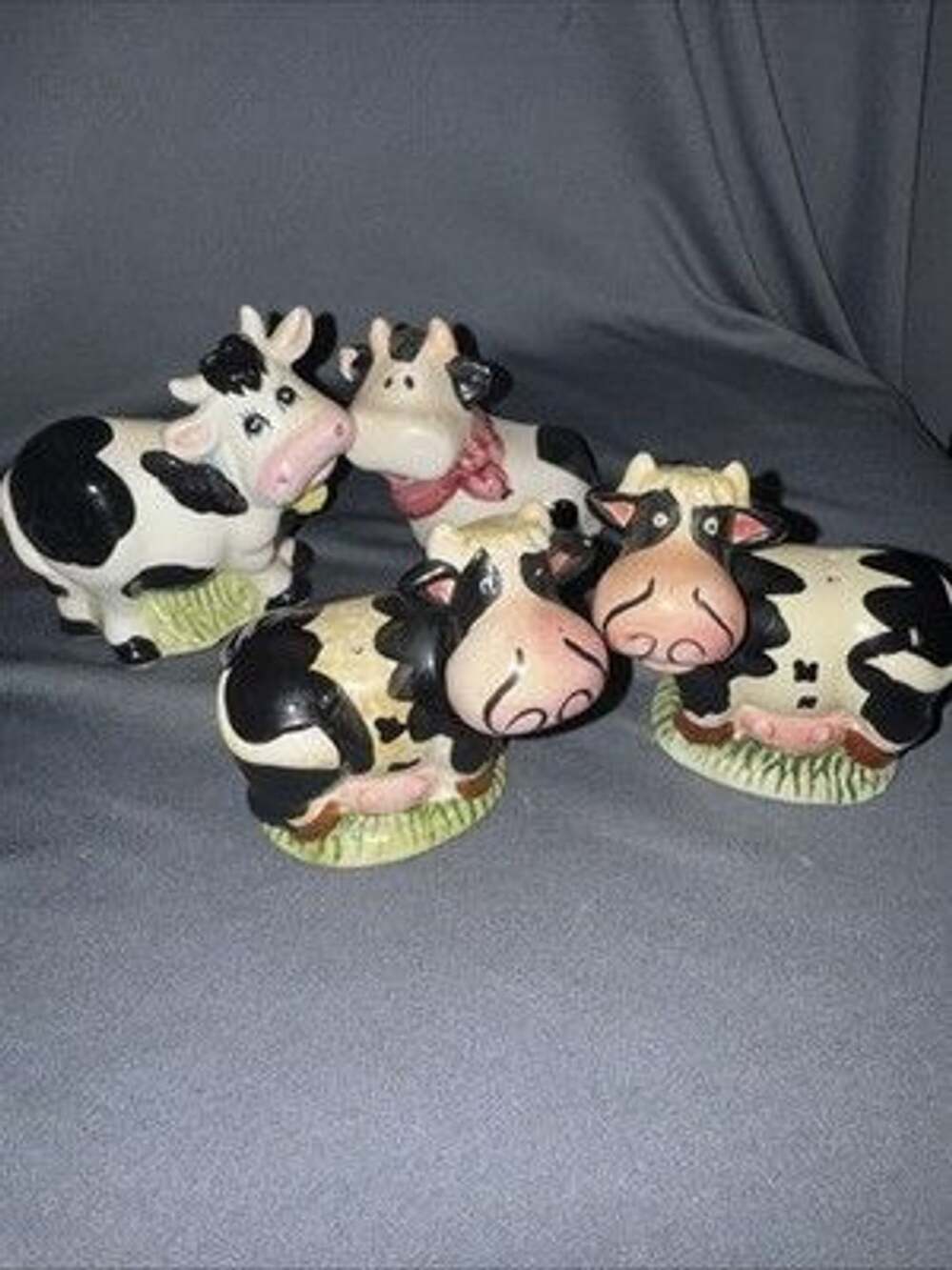 2 PAIR Of Salt & Pepper Shakers In A Cow Pattern (Black & White)